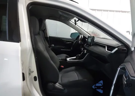 2020 Toyota Rav4 Xle z USA, uszkodzony, nr VIN 2T3P1RFVXLC093758